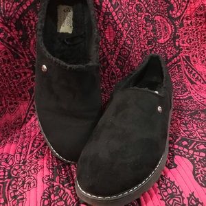 Bobs by Sketchers black loafers faux fur lined rubber soles NWOT